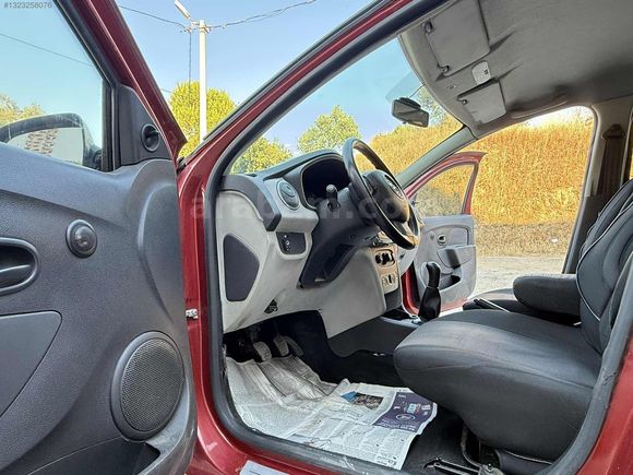 Takas Olur - 80.000 KM DE KLİMALI 16V SANDERO