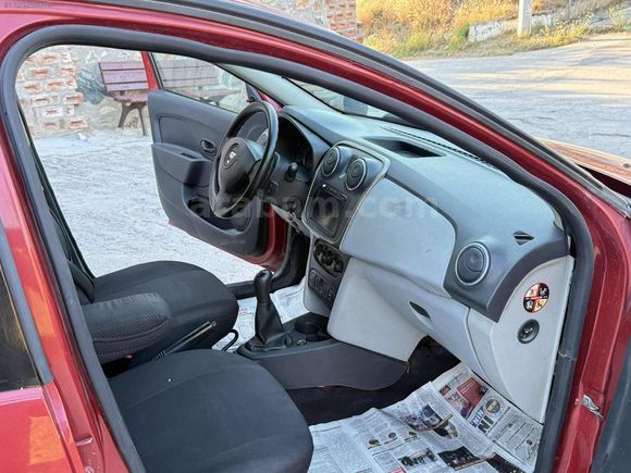 Takas Olur - 80.000 KM DE KLİMALI 16V SANDERO