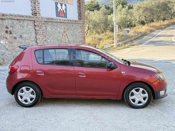 Takas Olur - 80.000 KM DE KLİMALI 16V SANDERO