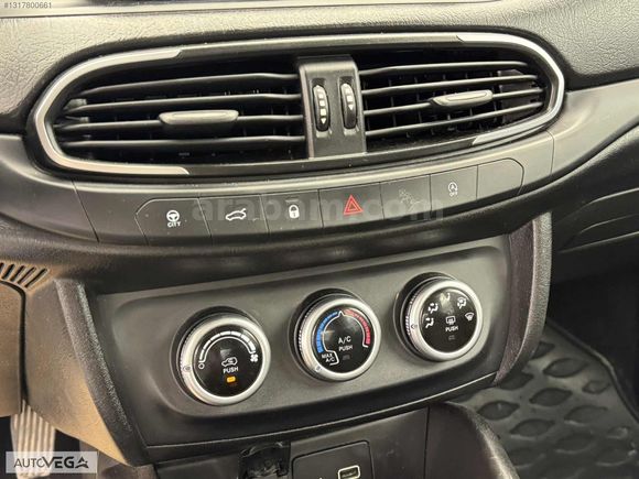 AUTOVEGA 2021 FİAT EGEA TABLET EKRAN SERVİS BAKIMLI