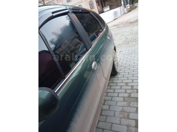 Sahibinden Renault Scenic 1.6 Dynamique 2003 Model