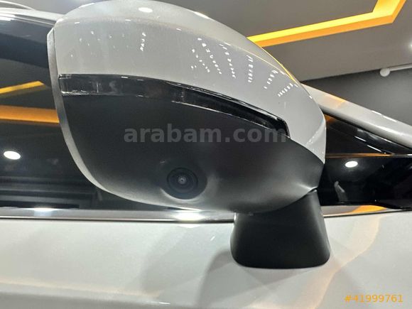 2025 MODEL 10BİN KM HYRBİD CAM TAVAN SKYPACK
