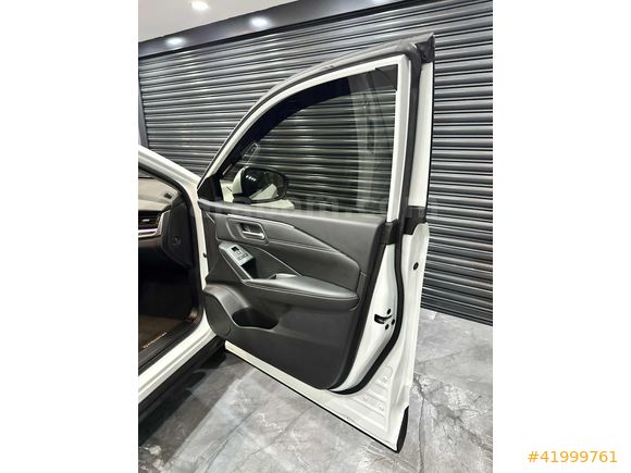 2025 MODEL 10BİN KM HYRBİD CAM TAVAN SKYPACK