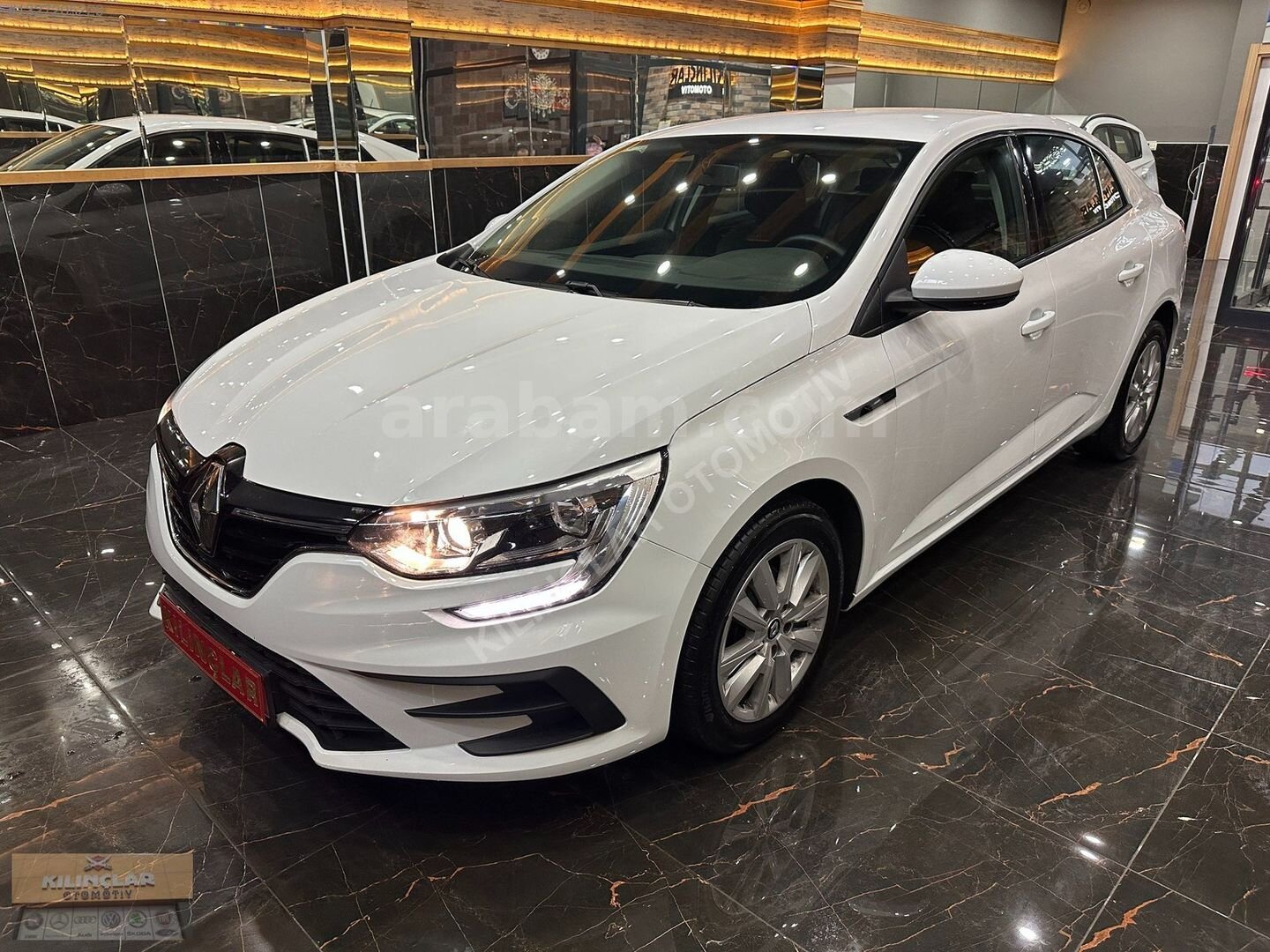 Galeriden Renault Megane 1.3 TCe Joy 2022 Model Konya 89.000 km Beyaz 4