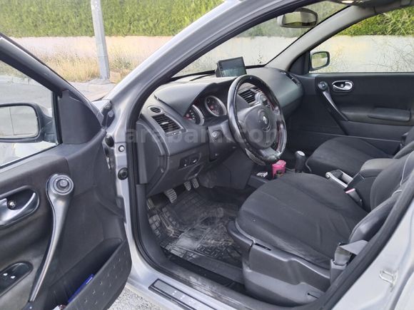 2004 Renault Megane 1.6 Dynamique  Hb Sanroof  + cam tavan