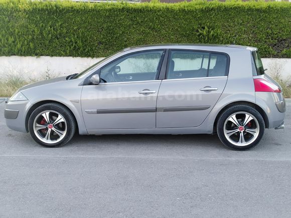 2004 Renault Megane 1.6 Dynamique  Hb Sanroof  + cam tavan