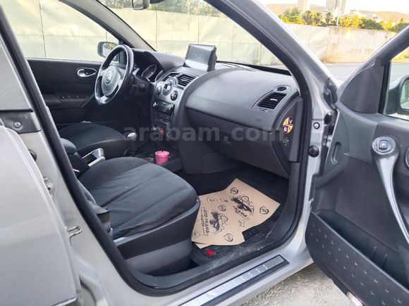 2004 Renault Megane 1.6 Dynamique  Hb Sanroof  + cam tavan