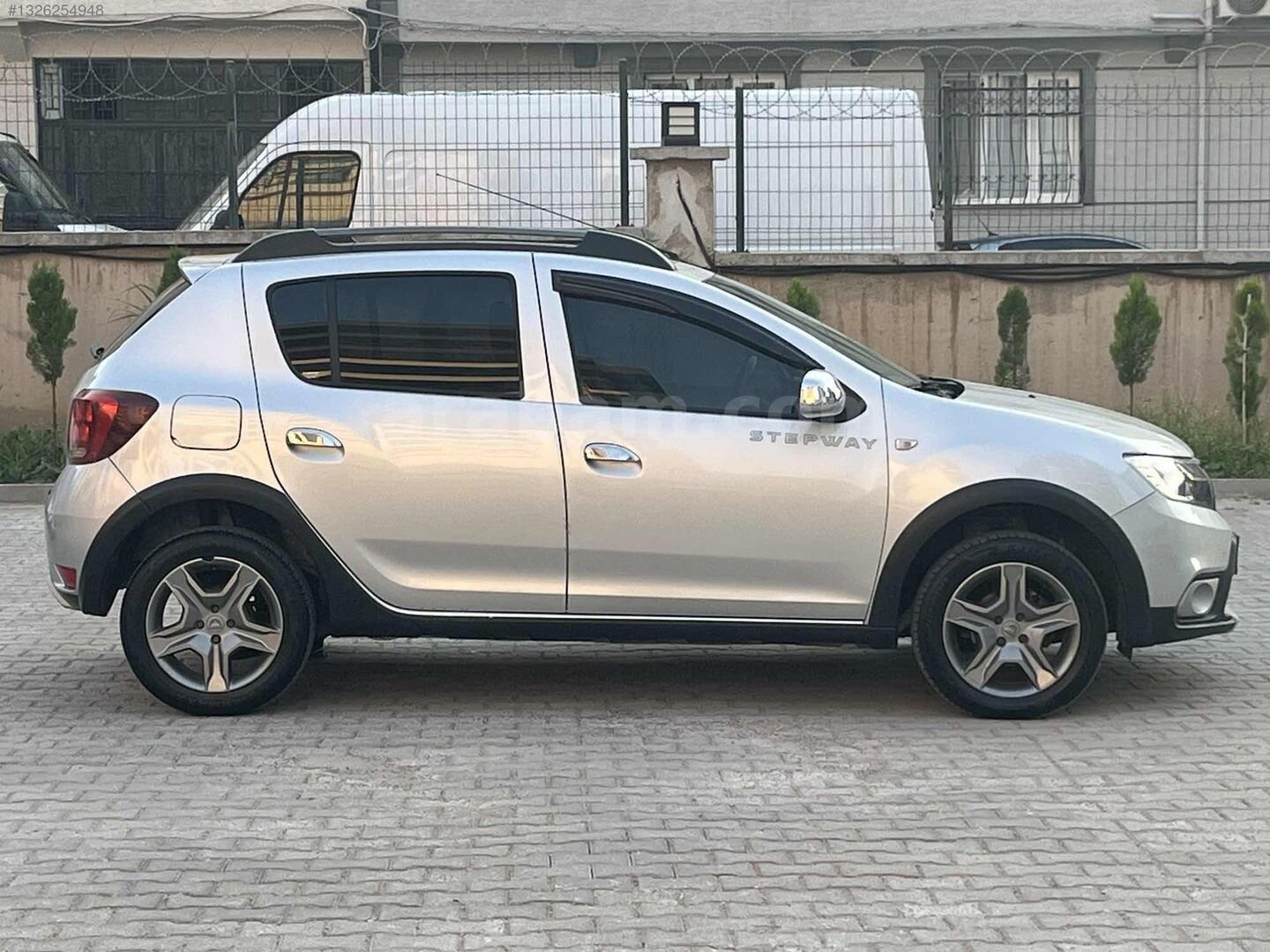 Galeriden Dacia Sandero 1.5 dCi Stepway Style 2018 Model Bursa 137.000 km Gri 5