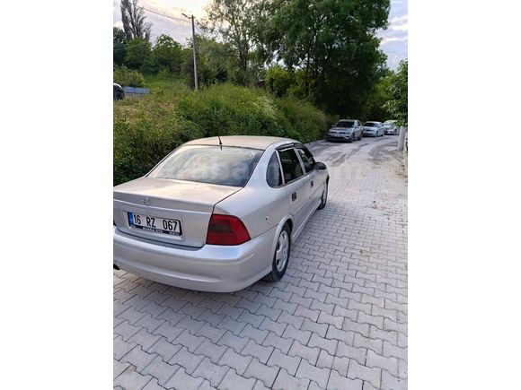 Sahibinden Opel Vectra 1.6 GL 2000 Model  252.500 km Gri (Gümüş)