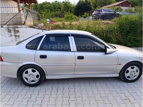 Sahibinden Opel Vectra 1.6 GL 2000 Model  252.500 km Gri (Gümüş)
