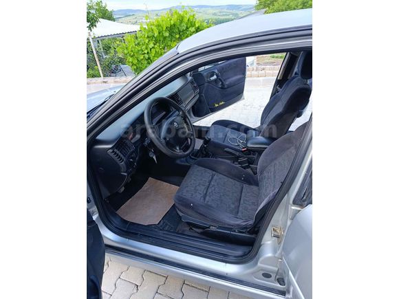 Sahibinden Opel Vectra 1.6 GL 2000 Model  252.500 km Gri (Gümüş)