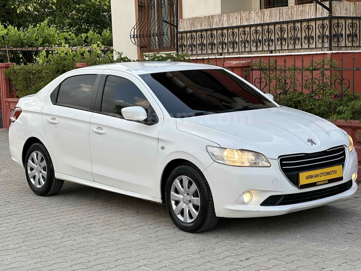 Galeriden Peugeot 301 1.6 HDi Active 2014 Model Afyonkarahisar 213.000 km Beyaz 5