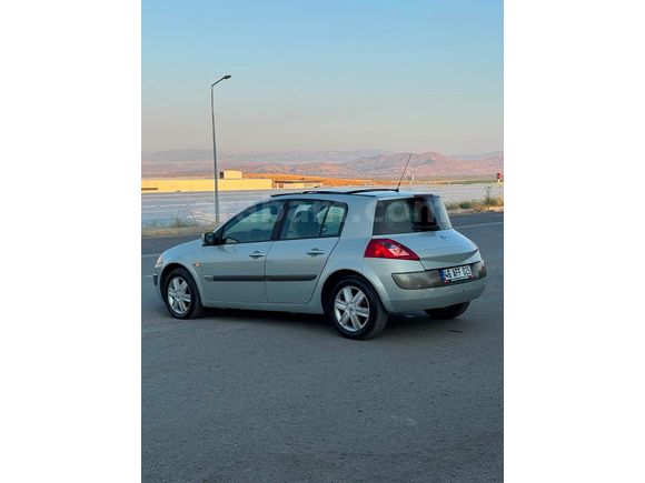 ÖĞRETMENDEN OTOMATİK VİTES CAM TAVAN SANRUFLU
