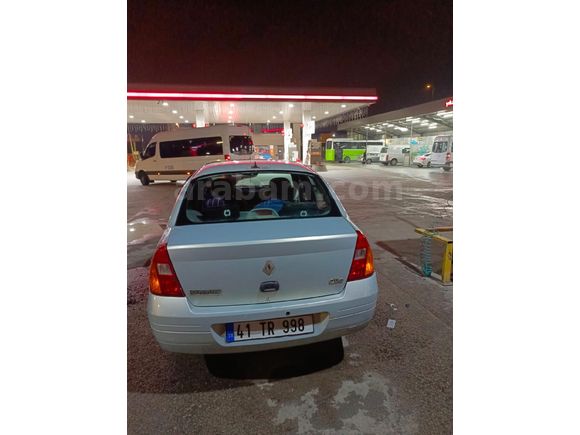 Sahibinden Renault Clio 1.4 RNA 2000 Model