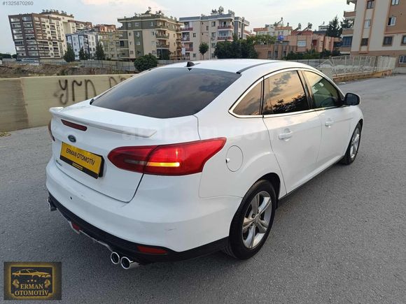 2015 Ford Focus style