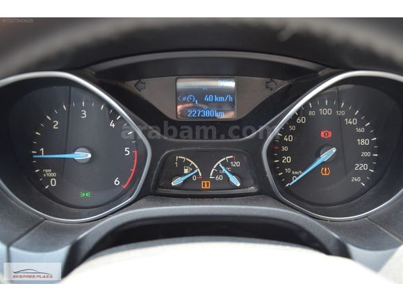 EKSPRES PLAZA^DAN 2015 FORD FOCUS 1.6 TDCI STYLE