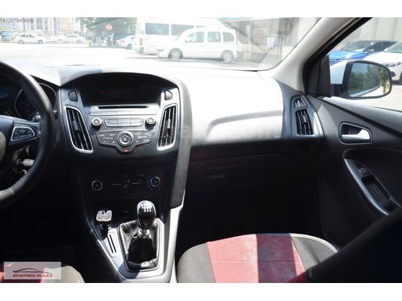 EKSPRES PLAZA^DAN 2015 FORD FOCUS 1.6 TDCI STYLE