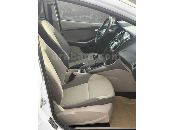 2014 model Ford Focus style