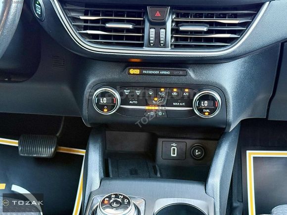 2020 FORD FOCUS 1.5 ECOBLUE TİTANYUM OTOMATİK VİTES FÜME