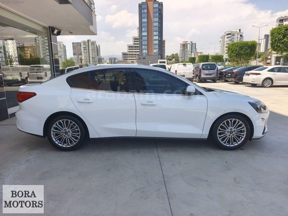 BORA MOTORS FORD FOCUS 1.5 ECOBLUE TİTANYUM 128.500 KM HATASIZ