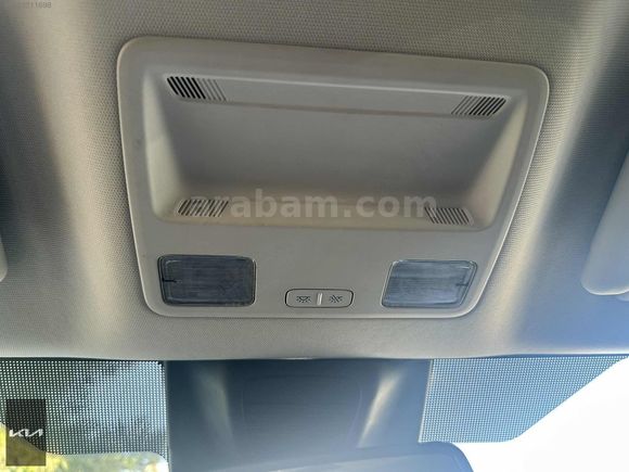 GLS UNAT KİA BAYİİ 2023 FOCUS DİZEL OTOMATİK TİTANİUM