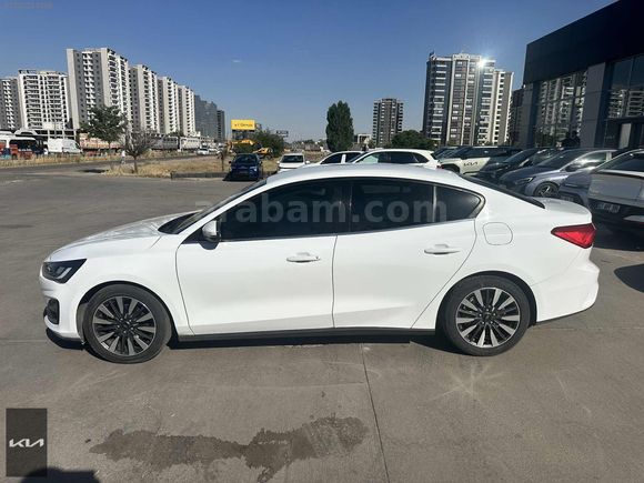 GLS UNAT KİA BAYİİ 2023 FOCUS DİZEL OTOMATİK TİTANİUM