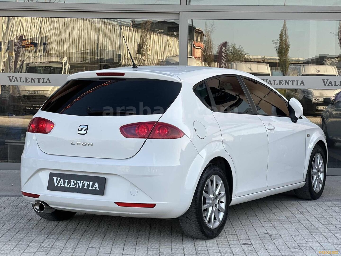 Galeriden Seat Leon 1.6 TDI CR Style 2011 Model Ankara 242.000 km Beyaz 5