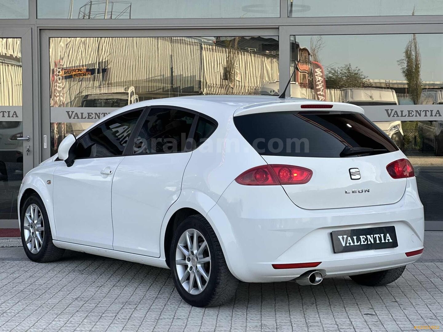 Galeriden Seat Leon 1.6 TDI CR Style 2011 Model Ankara 242.000 km Beyaz 7