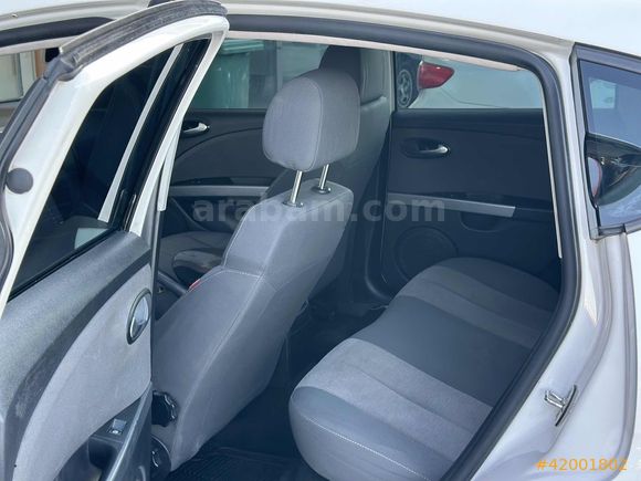 MAKYAJLI OTOMATİK 2011 MODEL HATASIZA YAKIN SEAT LEON