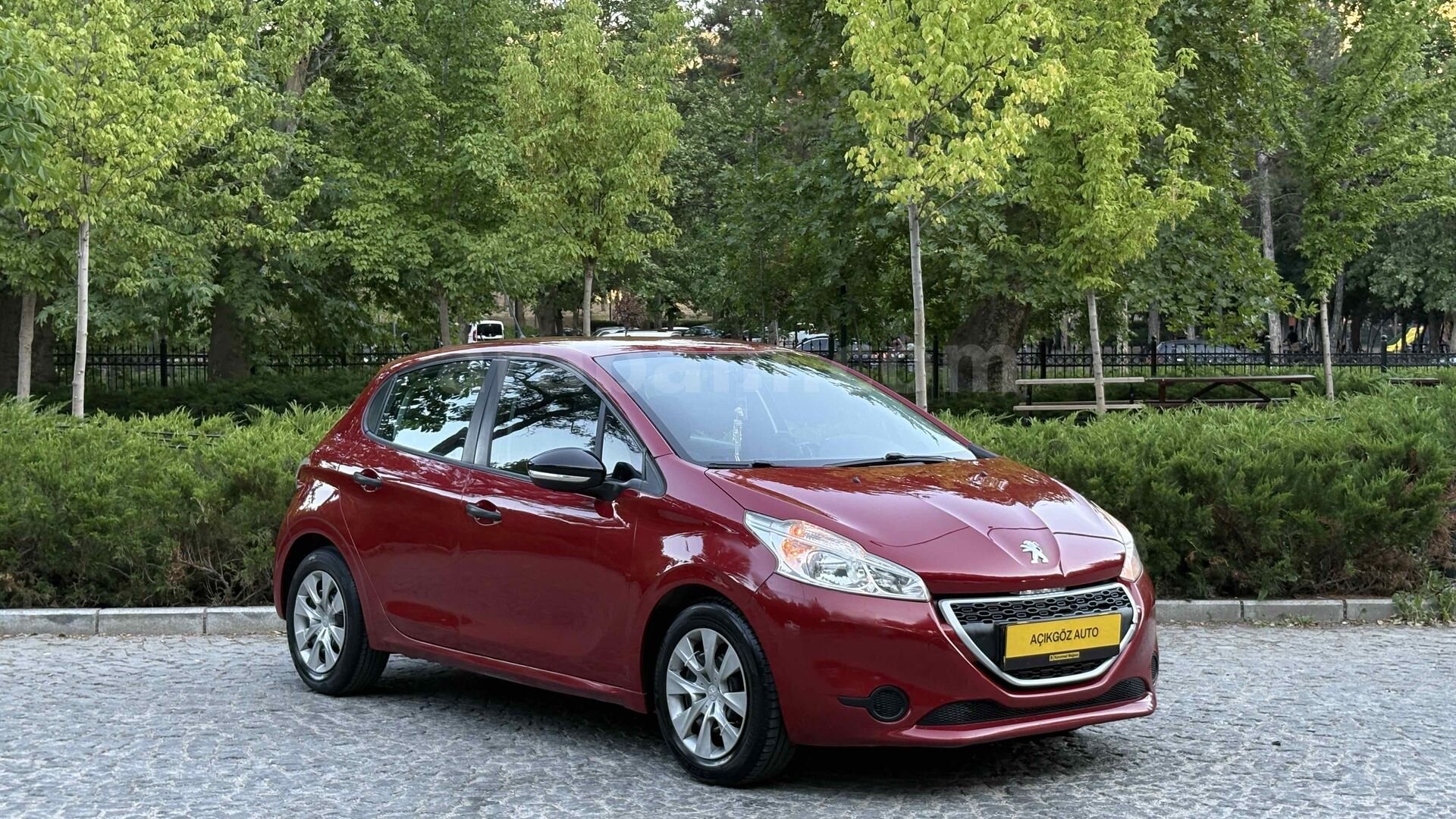Sahibinden Peugeot 208 1.4 HDi Access 2013 Model Ankara 169.000 km Bordo 4
