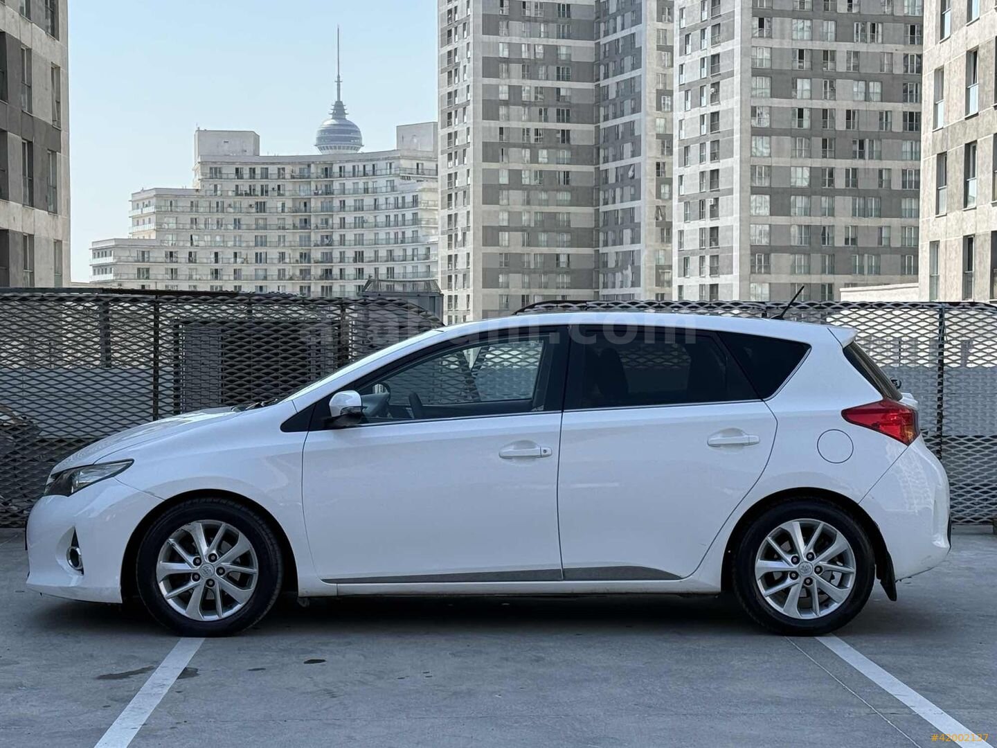 Galeriden Toyota Auris 1.6 Advance Skypack 2013 Model İstanbul 205.000 km Beyaz 6