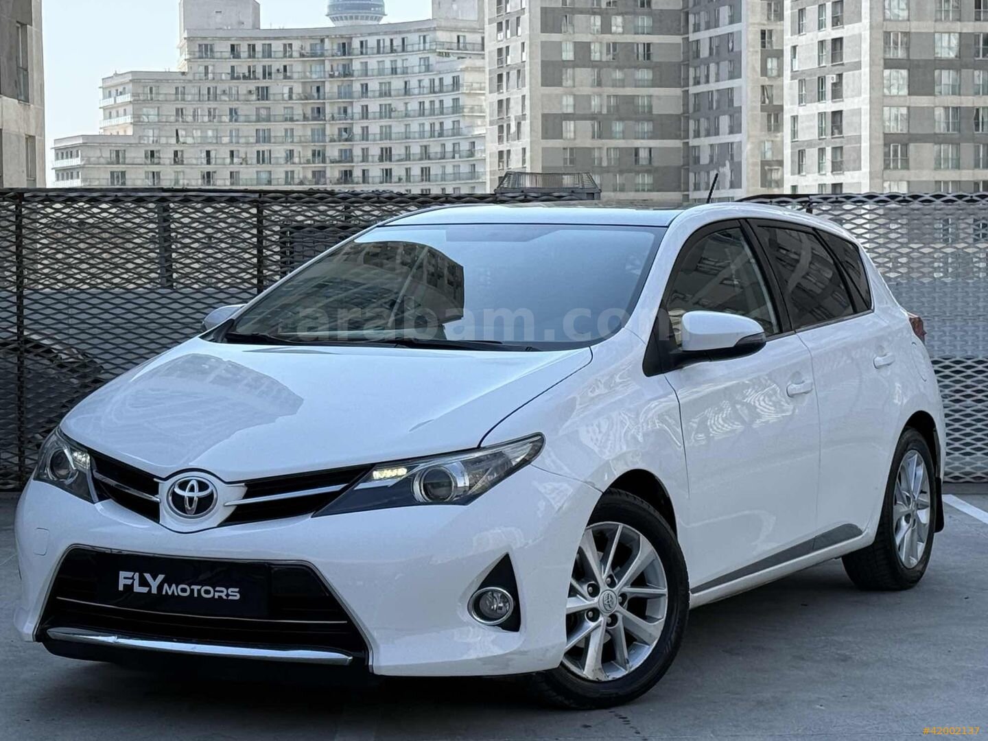 Galeriden Toyota Auris 1.6 Advance Skypack 2013 Model İstanbul 205.000 km Beyaz 3