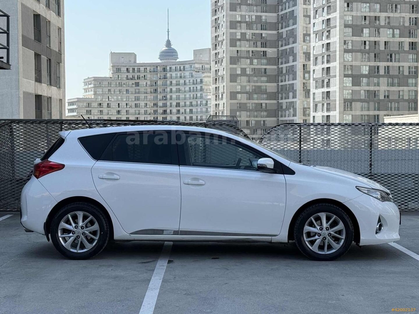 Galeriden Toyota Auris 1.6 Advance Skypack 2013 Model İstanbul 205.000 km Beyaz 7