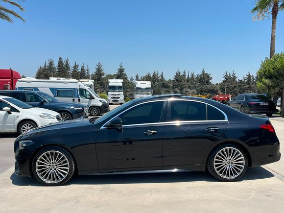 EKREMDEN 2022 MODEL MERCEDES C 200 AMG 4 MATİC