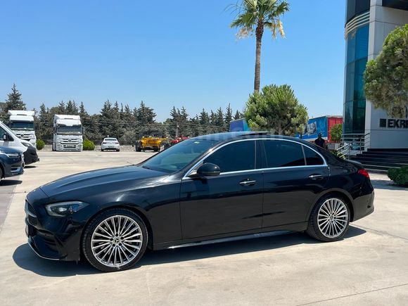 EKREMDEN 2022 MODEL MERCEDES C 200 AMG 4 MATİC