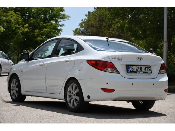 Sahibinden Hyundai Accent Blue 1.4 D-CVVT Mode Plus 2015 Model 