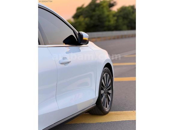FORD FOCUS 2023 TİTANYUM X FULL PAKET DİZEL OTOMATİK
