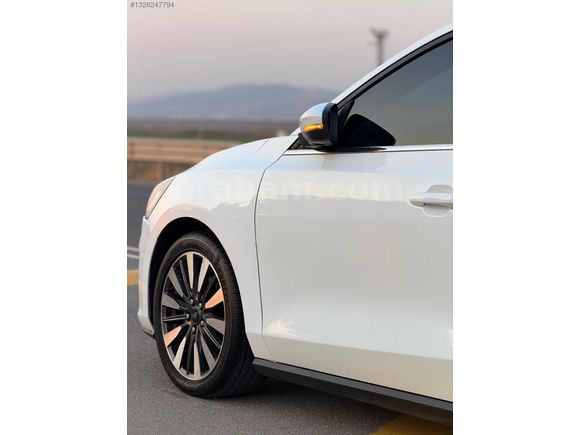 FORD FOCUS 2023 TİTANYUM X FULL PAKET DİZEL OTOMATİK