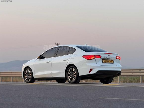 FORD FOCUS 2023 TİTANYUM X FULL PAKET DİZEL OTOMATİK