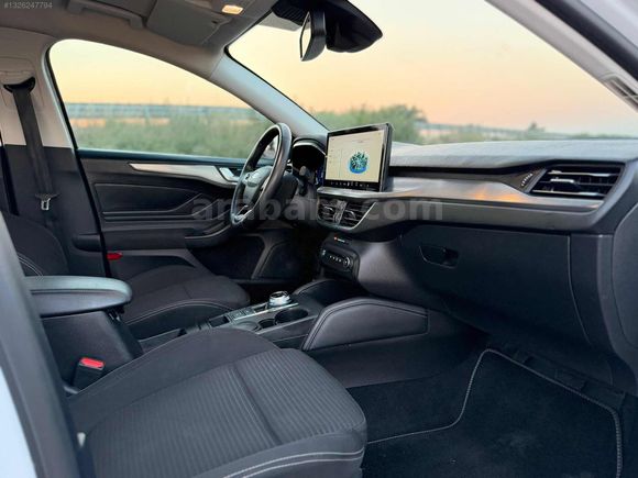 FORD FOCUS 2023 TİTANYUM X FULL PAKET DİZEL OTOMATİK