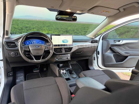 FORD FOCUS 2023 TİTANYUM X FULL PAKET DİZEL OTOMATİK