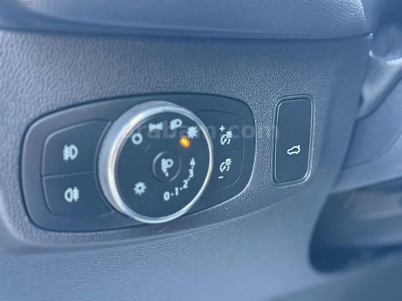 2023 FORD FOCUS 1.5 TDCİ TİTANİUM X TABLET+HAYALET+NAV.