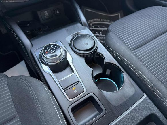 2023 FORD FOCUS 1.5 TDCİ TİTANİUM X TABLET+HAYALET+NAV.