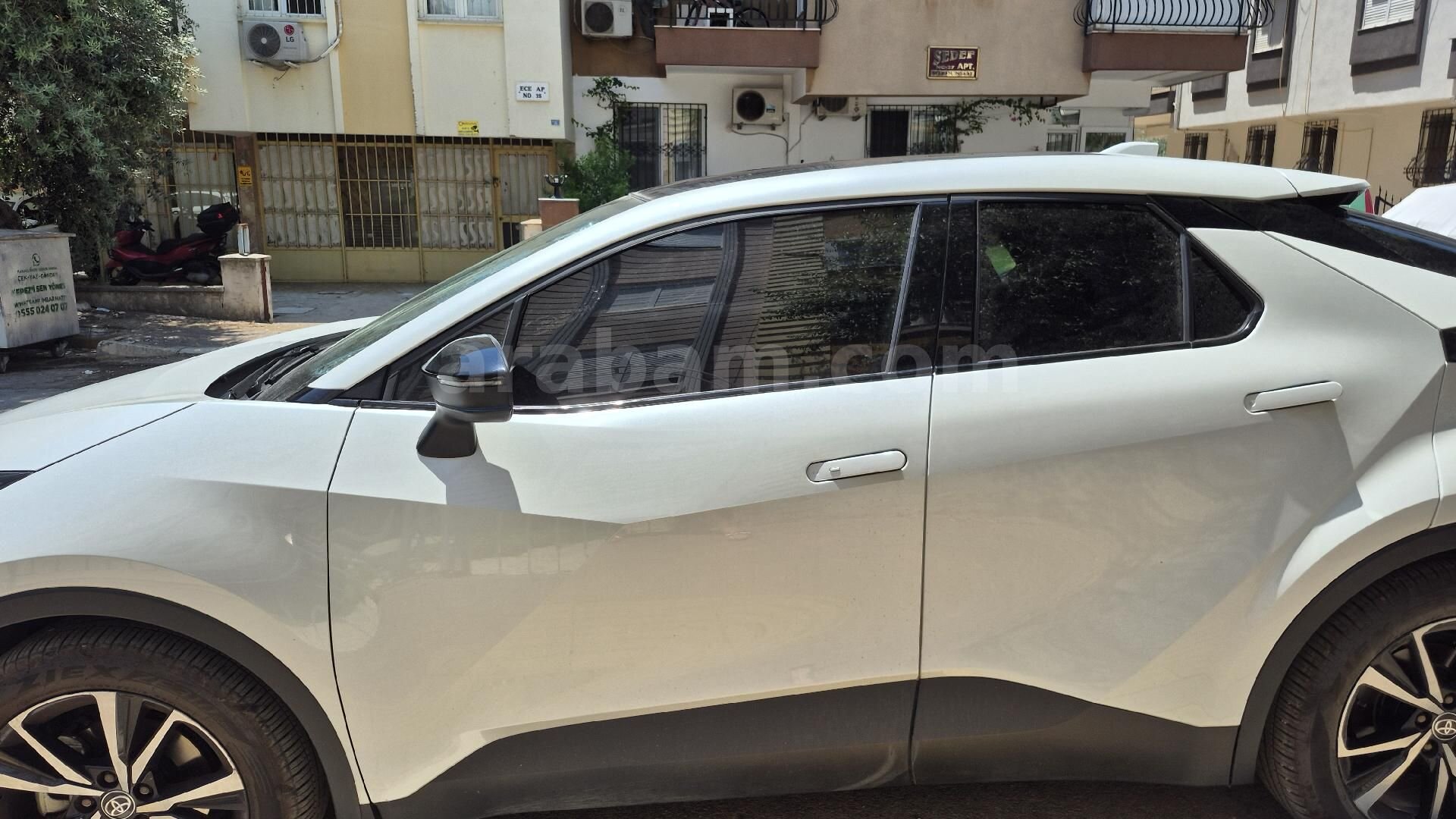 Sahibinden Toyota C-HR 1.8 Hybrid Passion 2024 Model 2