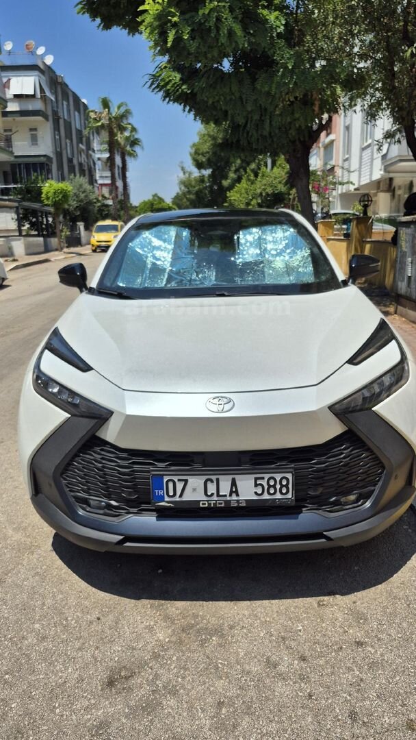 Sahibinden Toyota C-HR 1.8 Hybrid Passion 2024 Model 1