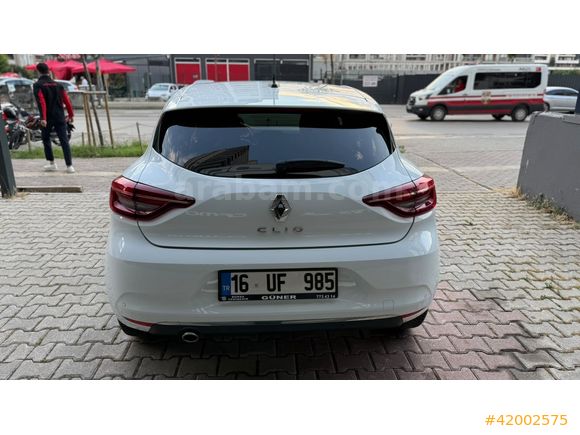 GÜNER OTOMOTİV'DEN 2023 RENAULT CLİO İCON BOYASIZ