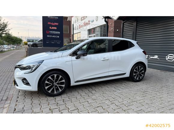 GÜNER OTOMOTİV'DEN 2023 RENAULT CLİO İCON BOYASIZ
