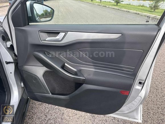 2025 FORD FOCUS 1.5 ECOBLUE TİTANİUM X - BOYASIZ - 12.000 KM -