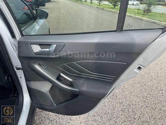 2025 FORD FOCUS 1.5 ECOBLUE TİTANİUM X - BOYASIZ - 12.000 KM -