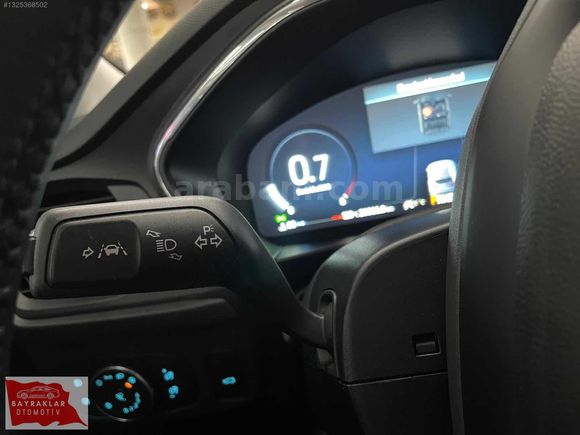 BAYRAKLAR'DAN 2025 FORD FOCUS 1.5 ECOBLUE TİTANİUM X BOYASIZ